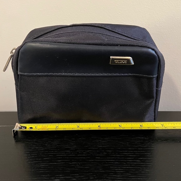 Tumi Delta Travel Amenity Bag - Cosmetic Bag - Travel Accessory - Black - Picture 4 of 13